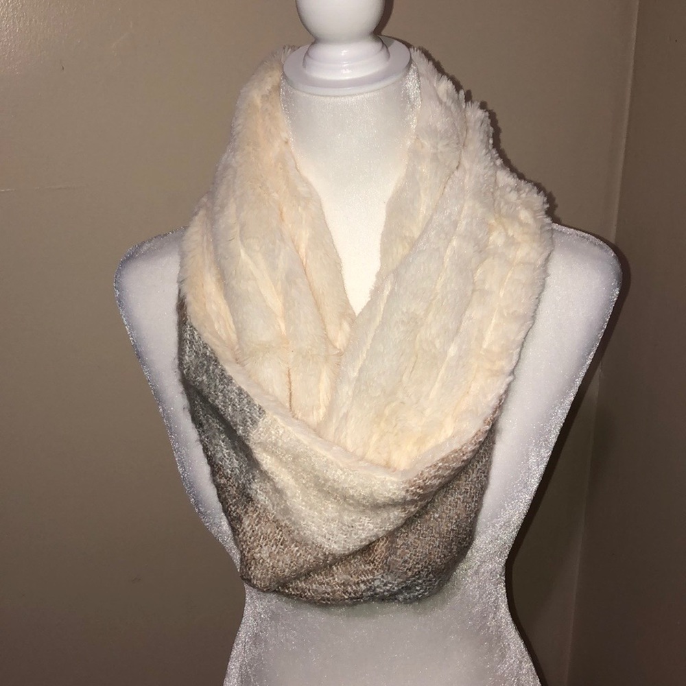 D&Y off white faux fur stole women scarf